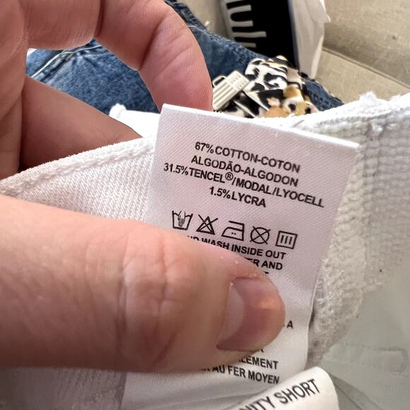 DL1961 White Renee Maternity Shorts LAST CALL - Picture 5 of 5